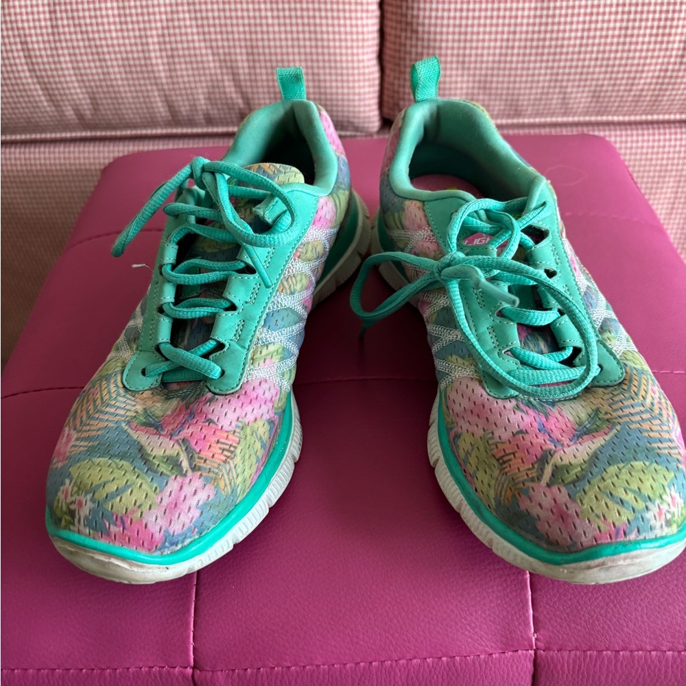 Skechers Women's Green and Pink Sneakers